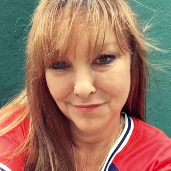 Meet your Posher, Meredith - Picture 2 of 4